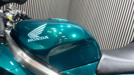 Honda VFR 1997 ONLY 15K GREAT LOOKING LIGHT PROJECT BIKE CLASSIC TOURER 750CC 23