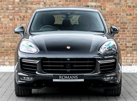 Porsche Cayenne Turbo 4
