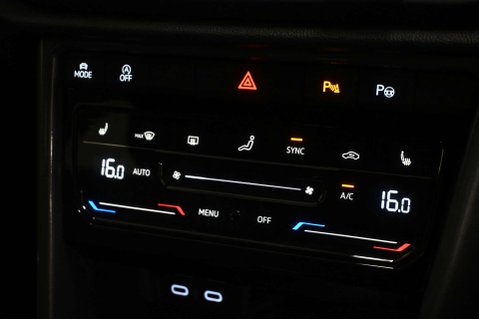 Volkswagen T-Roc 1.5 T-Roc Style TSI Semi-Auto 5dr 52