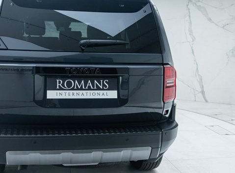 Toyota Land Cruiser Invincible 42