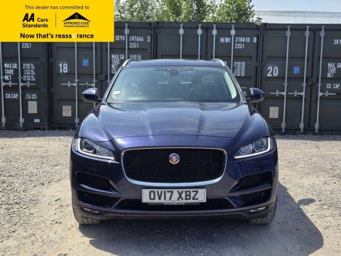 2017 Jaguar F-PACE thumbnail 3