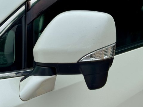 Nissan Elgrand Highway Star 39