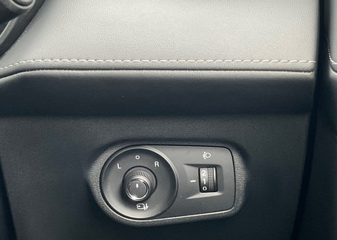 MG ZS 1.5 HYBRID+ TROPHY 19