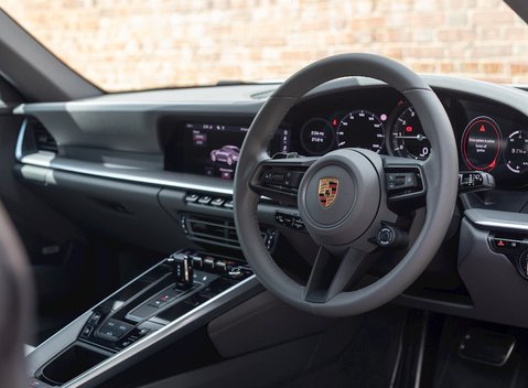 Porsche 911 Carrera S (992) 11