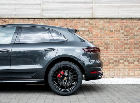 Porsche Macan GTS 23