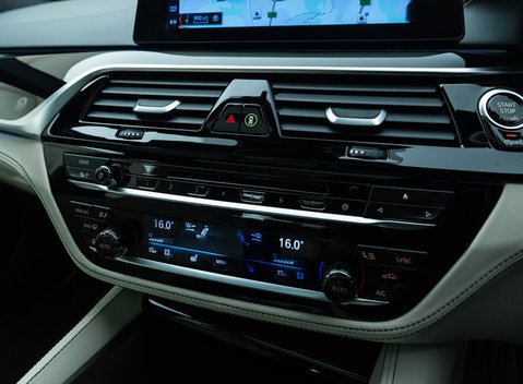 BMW Alpina B5 Touring 26