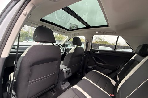 Volkswagen T-Roc SEL TSI EVO DSG -WHITE SILVER -PAN ROOF -CAMERA -WINTER PACK  31