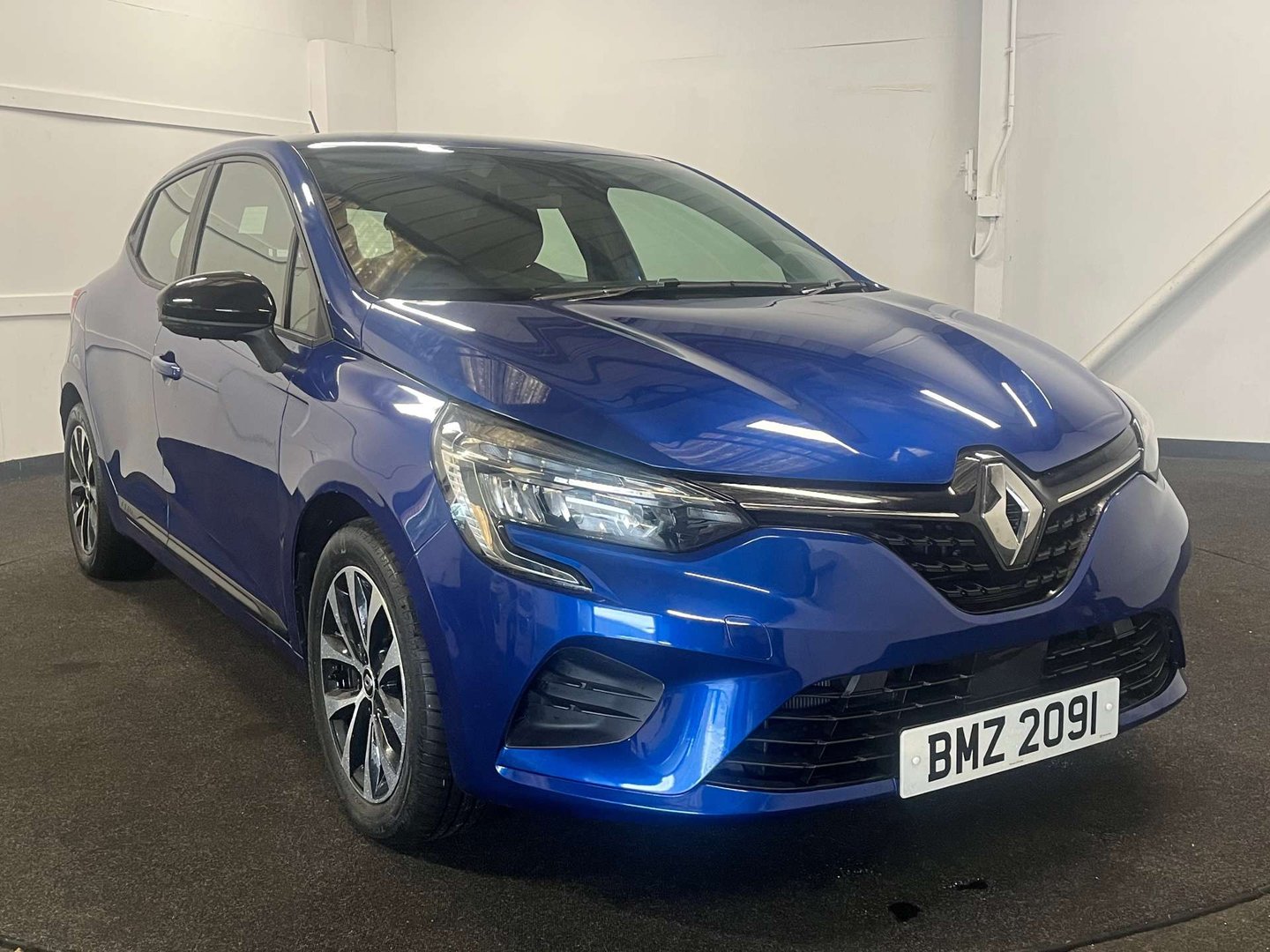 2023 Renault Clio — image 4