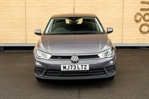 Volkswagen Polo LIFE TSI 5