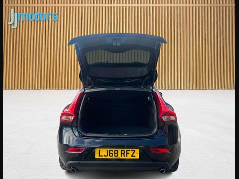 Volvo V40 2.0 D3 Inscription Hatchback 5dr Diesel Auto Euro 6 (s/s) (150 ps) 19