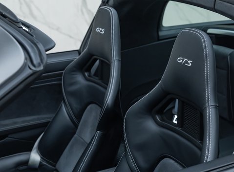 Porsche 911 Targa 4 GTS (991.2) 20