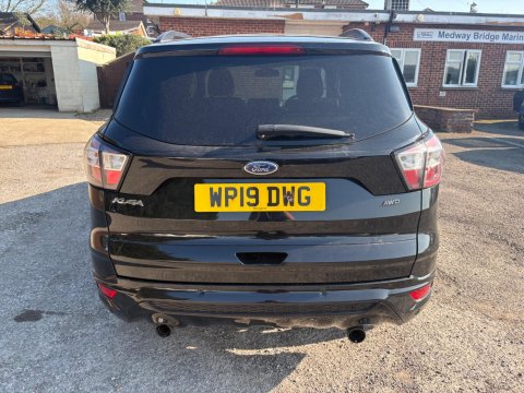 Ford Kuga ST-LINE TDCI 8