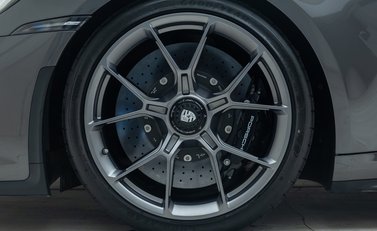 Porsche 911 GT3 TOURING (992) 29