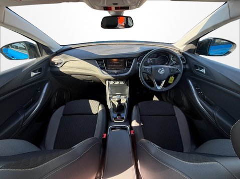Vauxhall Grandland X 1.2 Turbo SRi Nav 17