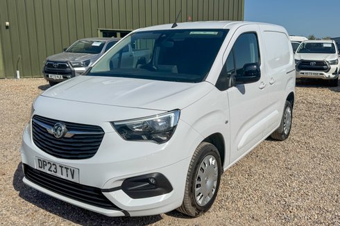 Vauxhall Combo SWB L1H1 Low Roof Pro 2300 Air Con Camera Nav Sensors SELECT