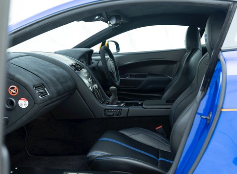 Aston Martin Vantage GT8 12
