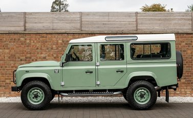 Land Rover Defender 110 Heritage Station Wagon 2