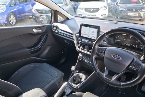Ford Fiesta TITANIUM.. 1 PREVIOUS KEEPER.. 4 SERVICES.. STUNNING EXAMPLE 5