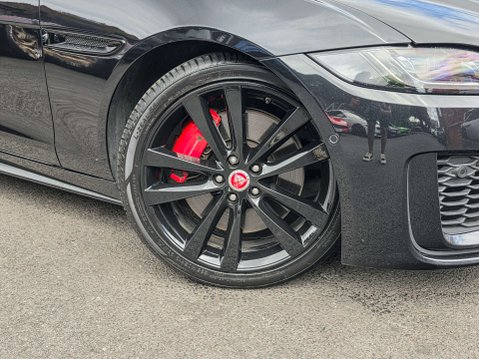 Jaguar XE 2.0 XE R-Dynamic Black Auto 4dr 7