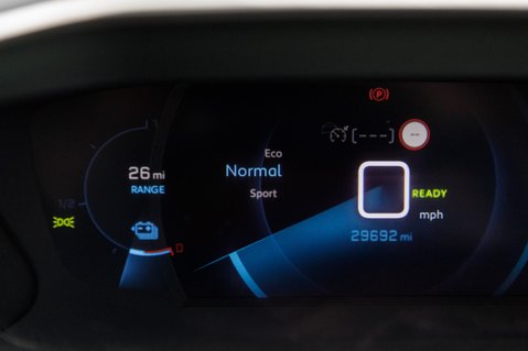 Peugeot 208 GT PREMIUM 33