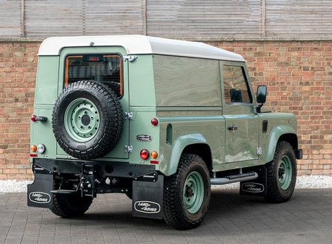 Land Rover Defender 90 Heritage Hard Top 9