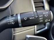 Land Rover Discovery D300 Commercial Dynamic HSE 37