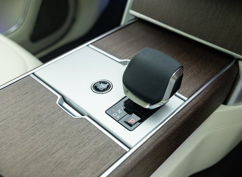 Land Rover Range Rover P550e AUTOBIOGRAPHY 32