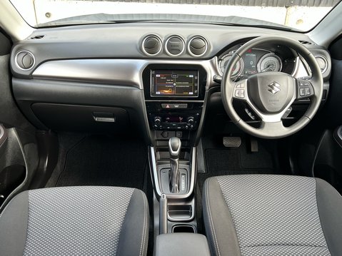Suzuki Vitara SZ-T 10