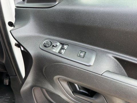 Peugeot Partner BLUEHDI PROFESSIONAL PREMIUM L1 31