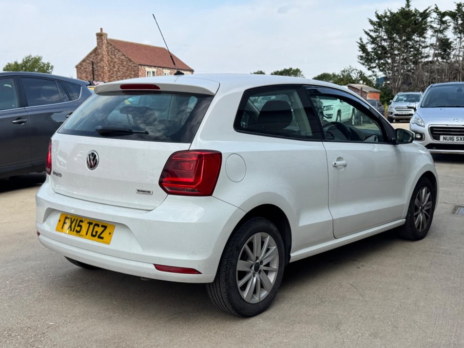 2015 Volkswagen Polo — image 7