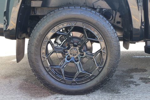 Volkswagen Amarok STYLE 4MOTION Full styling pack over 10k spend looks stunning  13