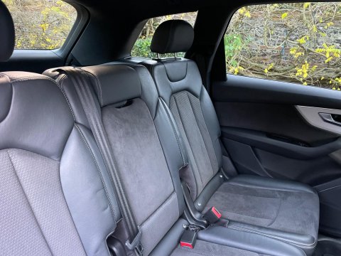 Audi Q7 3.0 TFSIe V6 55 S line SUV 5dr Petrol Plug-in Hybrid Tiptronic quattro Euro 82