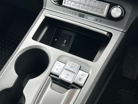 Hyundai KONA PREMIUM 27