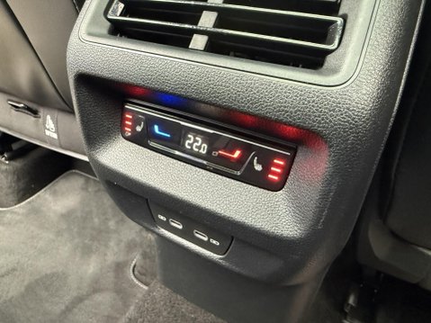Volkswagen Tiguan 1.5 TSI eHybrid 19.7kWh R-Line SUV 5dr Petrol Plug-in Hybrid DSG Euro 6 (s/ 30