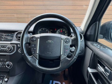 Land Rover Discovery 3.0 Discovery SE Tech SDV6 Auto 4WD 5dr 32