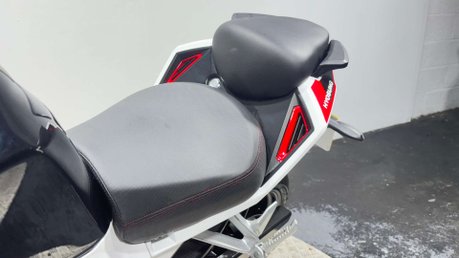 Hyosung GD 2016 ONLY 1K VERY CLEAN LIGHT WEIGHT SPORTS BIKE 250CC NEW MOT 44