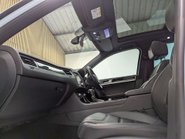 Volkswagen Touareg 3.0 Touareg V6 R-Line+ TDI BlueMotion Technology Auto 4WD 5dr 34