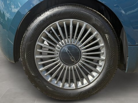 Fiat 500 87kW Icon 42kWh 3dr Auto 11