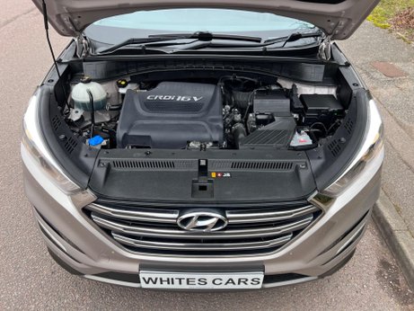 Hyundai TUCSON 2.0 CRDi Premium Auto 4WD Euro 6 5dr 38