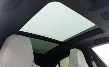 Porsche Macan Turbo Electric 28