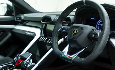 Lamborghini Urus 9