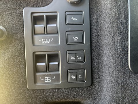 Land Rover Discovery TD6 HSE LUXURY 17