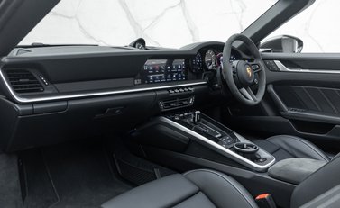 Porsche 911 Turbo S Cabriolet (992) 23