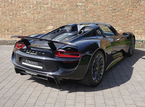 Porsche 918 Spyder 24