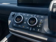 Land Rover Defender D300 HSE HardTop 13