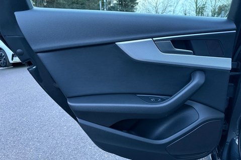 Audi A4 TDI SPORT AUTOMATIC -VIRTUAL COCKPIT -APPLE CARPLAY -REVERSE CAMERA 28