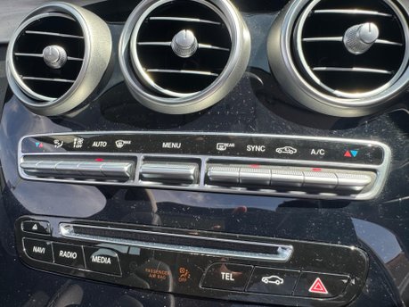 Mercedes-Benz C Class C 220 D 4MATIC SPORT PREMIUM 27