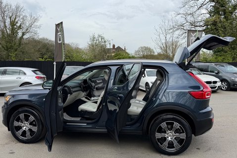 Volvo XC40 B4 INSCRIPTION MHEV 19