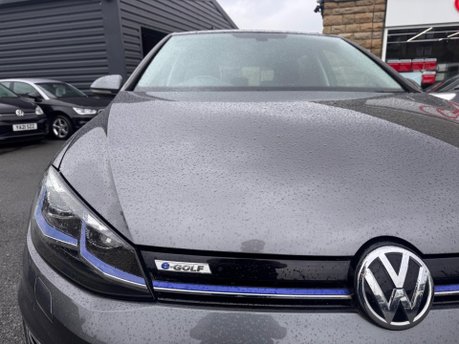 Volkswagen Golf E-GOLF 9