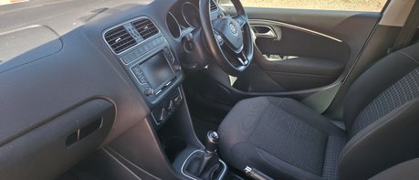 Volkswagen Polo MATCH TSI.. 11 MAIN DEALER SERVICES.. 1 PREVIOUS KEEPER.. £20 ROAD TAX..A/C 1